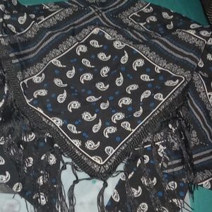 ITS A BANDANA WOMEN'S SHIRT FROM SHEIN..